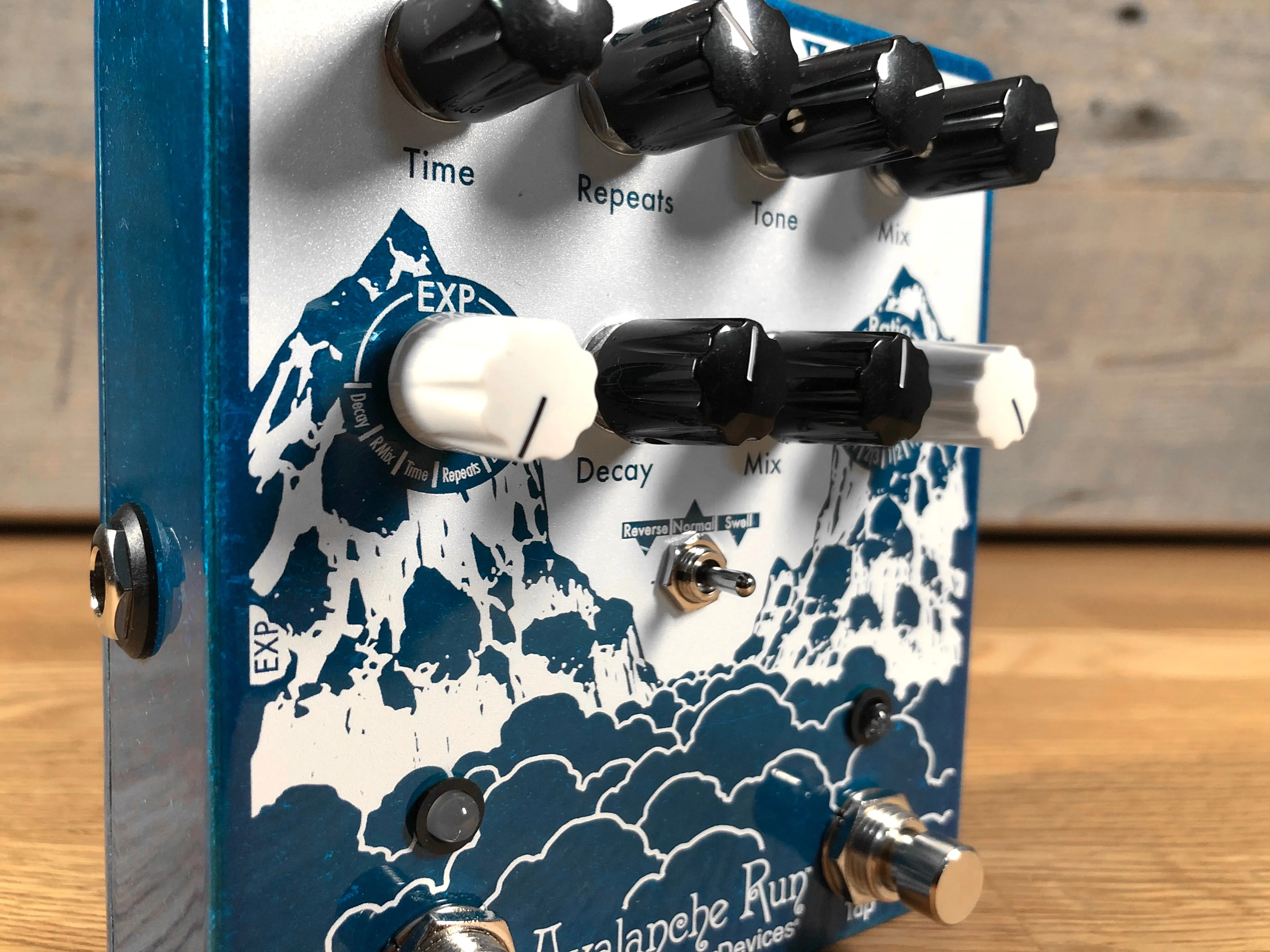 Earthquaker Devices Avalanche Run
