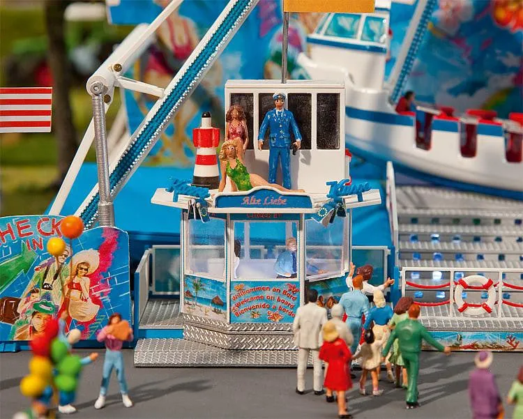 Faller HO FUN-Schiff Motorized Swing Boat Carnival Ride w/DCC Decoder Kit