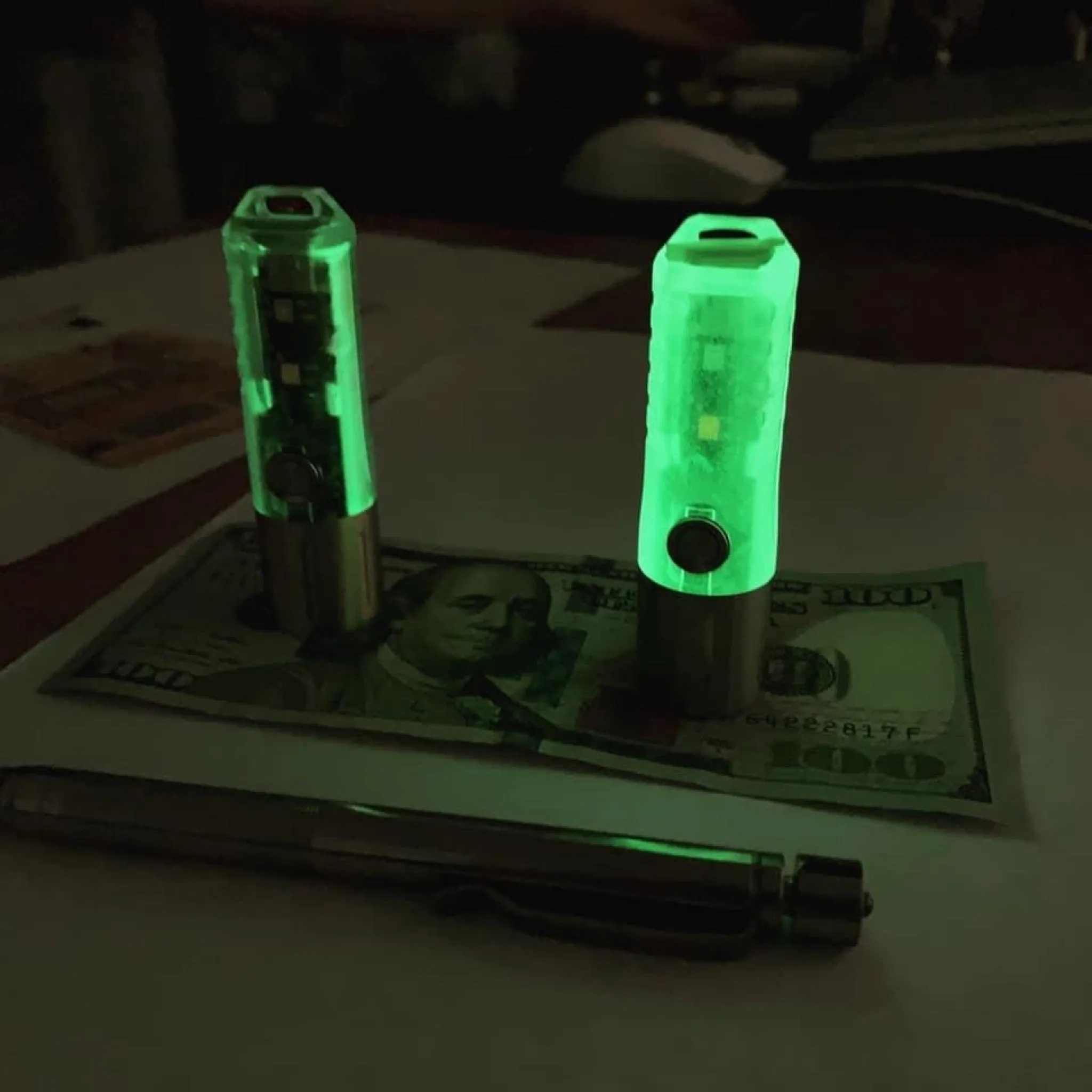 RovyVon Aurora A5x White/UV Green GITD Keychain Flashlight