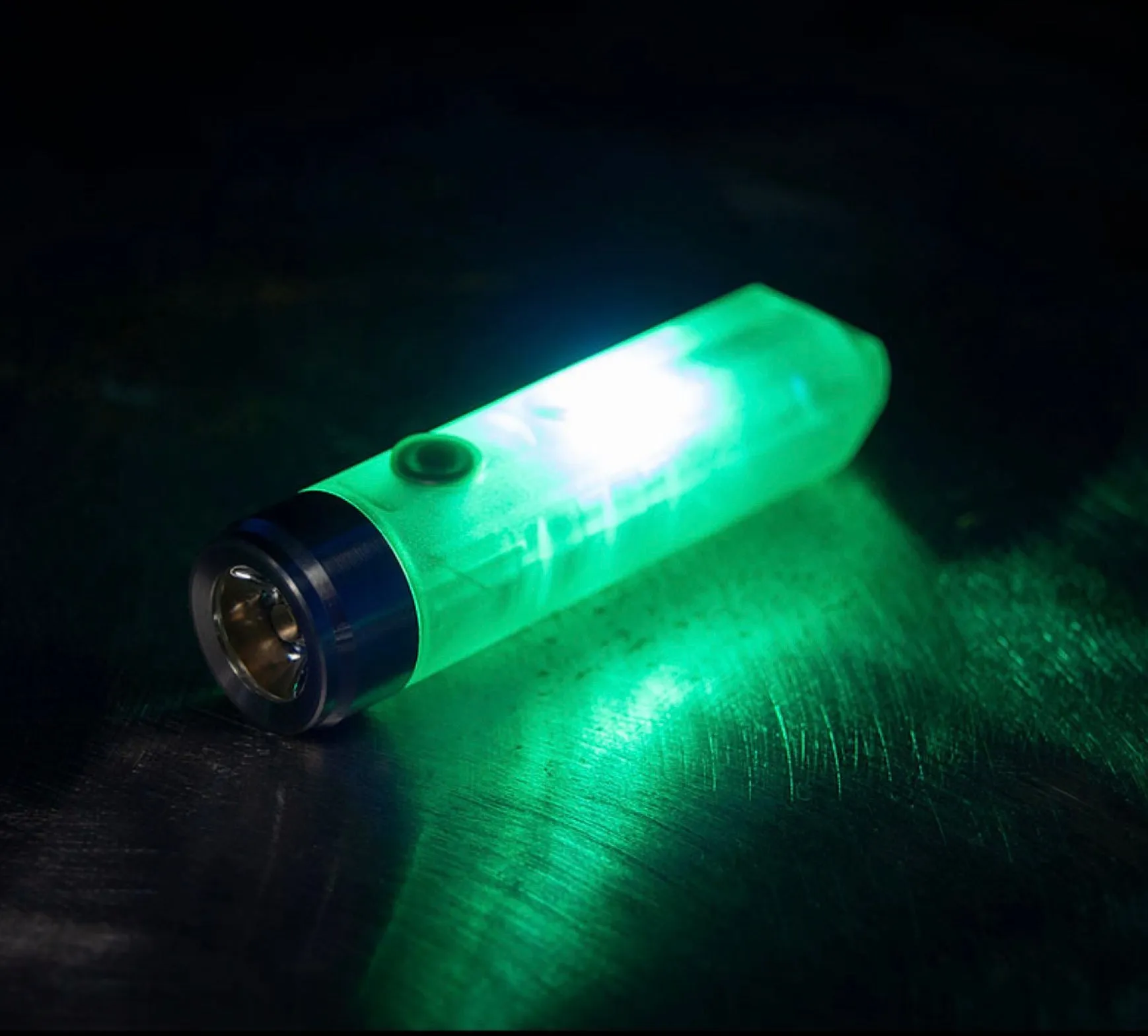 RovyVon Aurora A5x White/UV Green GITD Keychain Flashlight