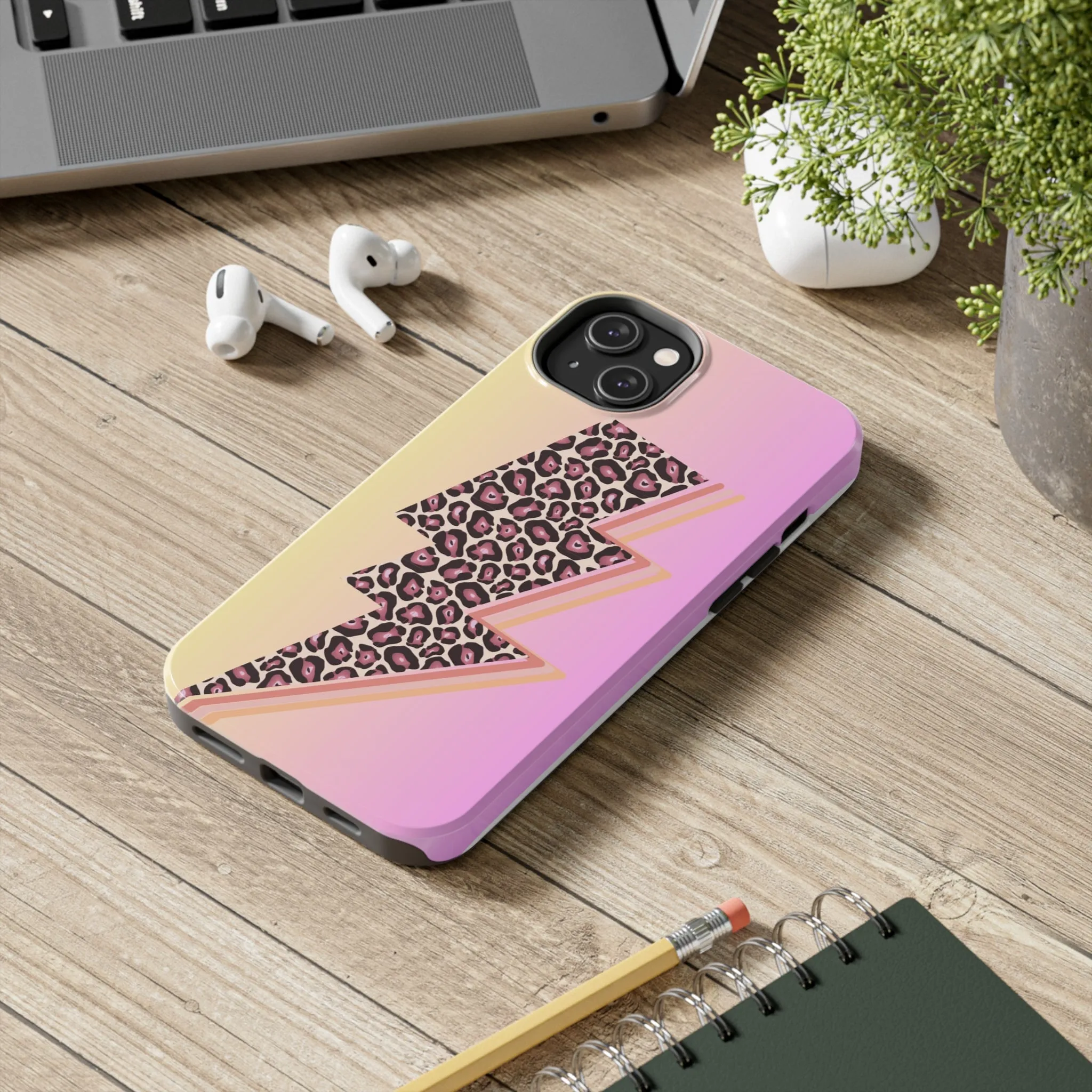 Stylish Pink Leopard Lightning Bolt Cell Phone Cover: Fashion Meets Protection